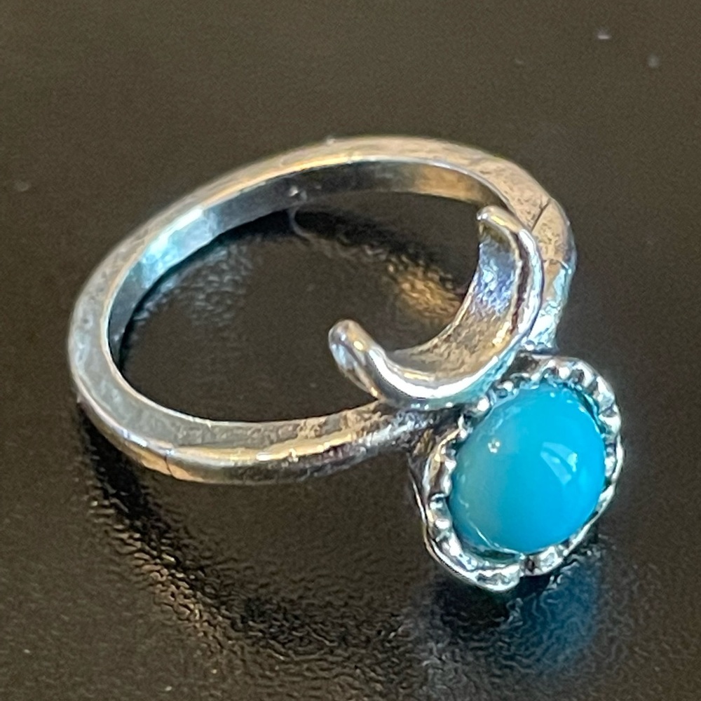 Turquoise stone moon ring size 4 - Picture 2 of 8